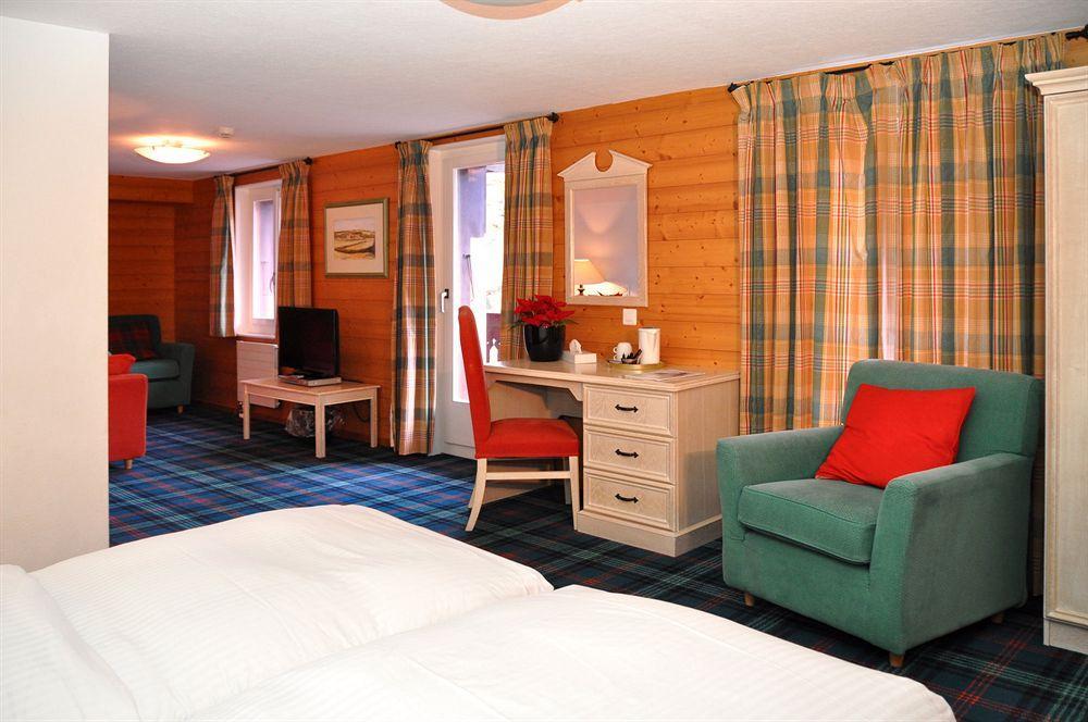 Hotel De La Paix ฌ็องเปรี ภายนอก รูปภาพ
