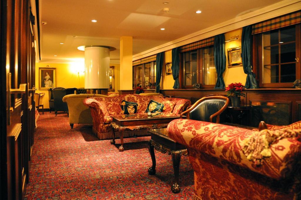 Hotel De La Paix ฌ็องเปรี ภายนอก รูปภาพ