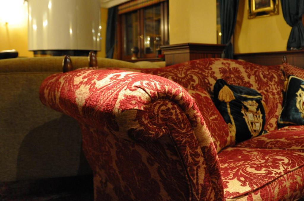 Hotel De La Paix ฌ็องเปรี ภายนอก รูปภาพ