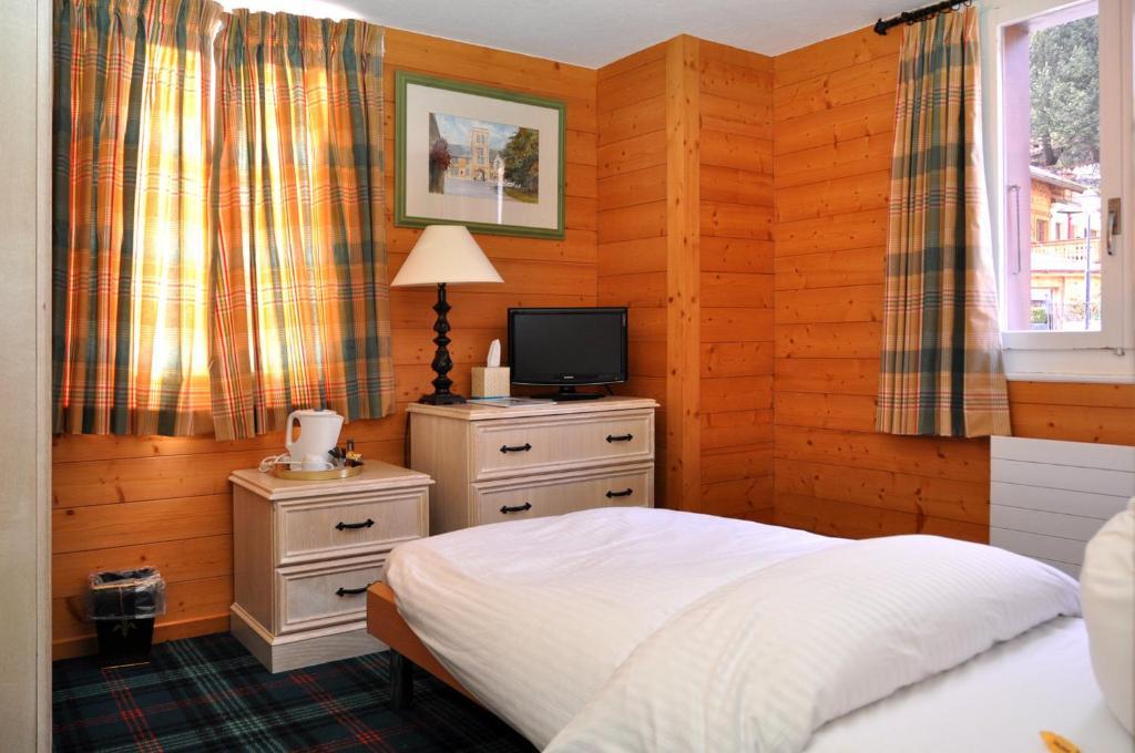 Hotel De La Paix ฌ็องเปรี ห้อง รูปภาพ