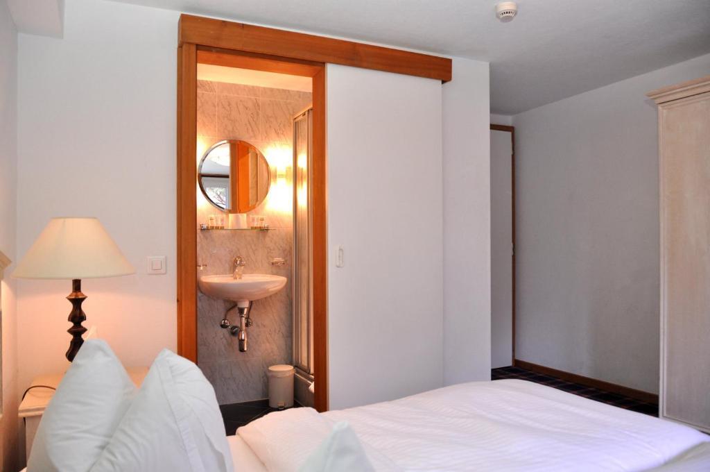 Hotel De La Paix ฌ็องเปรี ห้อง รูปภาพ