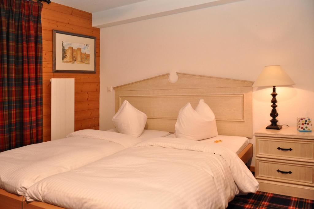 Hotel De La Paix ฌ็องเปรี ห้อง รูปภาพ