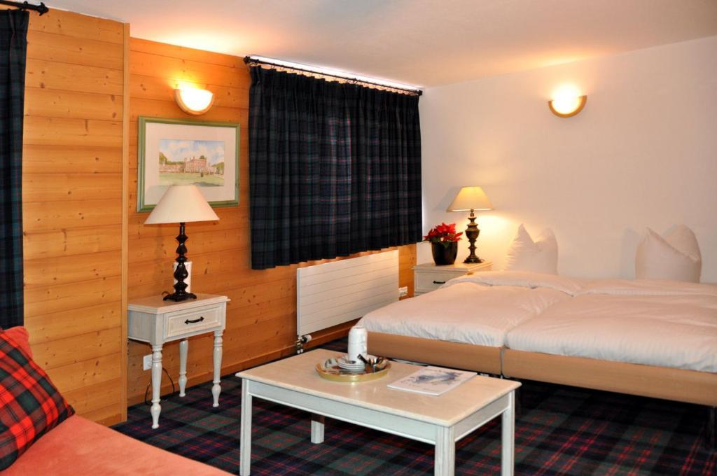 Hotel De La Paix ฌ็องเปรี ห้อง รูปภาพ