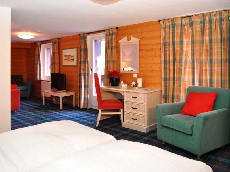 Hotel De La Paix ฌ็องเปรี ภายนอก รูปภาพ